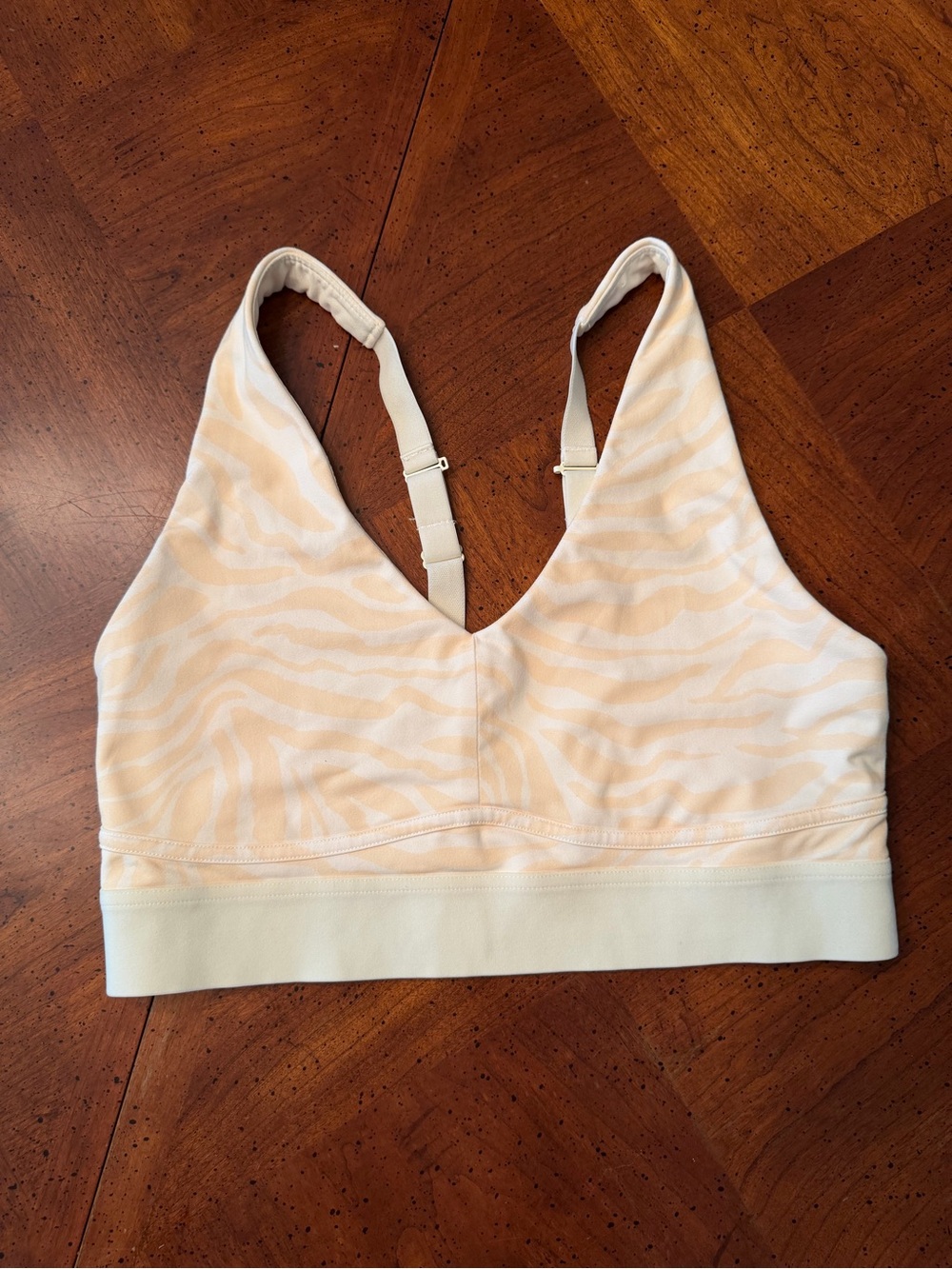 Fabletics PureLuxe Zebra Print Sports Bra & Biker Shorts Set XL Cream Yellow - Picture 4 of 8